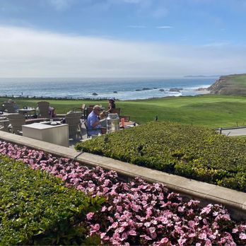 Ocean Terrace - Overlooking the Pacific - New American Near Me - Half Moon Bay, California