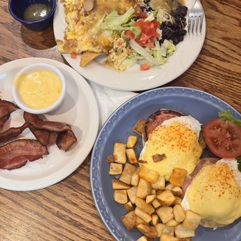 Mountain Home Cafe - Pork Green Chili Pork Green Chili Eggs Benedict* - American Near Me - Estes Park, Colorado