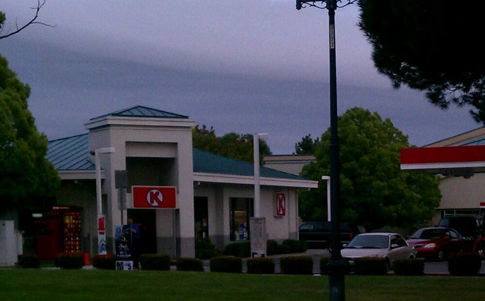 PITTSBURG 76 Updated April 2024 11 Reviews 2150 Railroad Ave