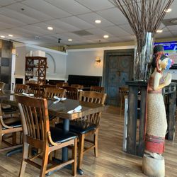Red Elephant - Dining room