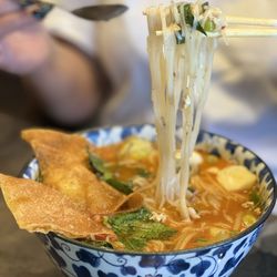 Klom Klom Thai - Noodle soup