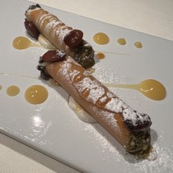 Tano Passami l'Olio - The best almond cannoli in the world