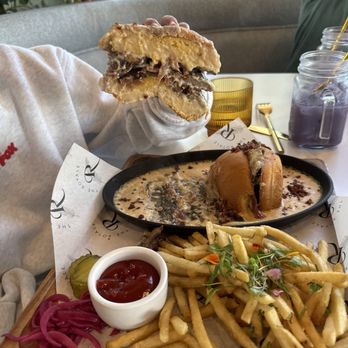 The Royale - Smash burger - Breakfast & Brunch Near Me - Pleasant Hill, California The Royale - Smash burger - Breakfast & Brunch Near Me - Pleasant Hill, California