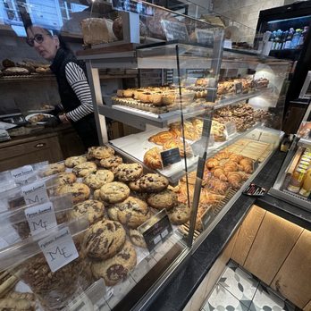 Louvard - Bakeries Near Me - Paris, 75