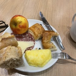 Babette - Bfast! The choco croissant is badass!