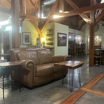 Black Bear Inn - Great Room - Hotels Near Me - Arnold, California