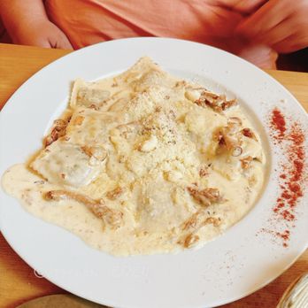 Ristorante Pane Vino - Ravioli mit Pfifferlingen gefüllt in Sahnesoße mit Pfifferlingen... - Pizza Near Me - Rendsburg, SH Ristorante Pane Vino - Ravioli mit Pfifferlingen gefüllt in Sahnesoße mit Pfifferlingen... - Pizza Near Me - Rendsburg, SH