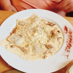 Ristorante Pane Vino - Ravioli mit Pfifferlingen gefüllt in Sahnesoße mit Pfifferlingen...