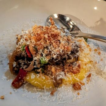 Aperi - Ozark Mushrooms - Wine Bars Near Me - St. Louis, Missouri