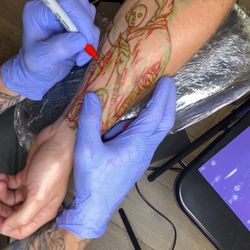 Bright Side Tattoo - Drawing on the skin for tattoo