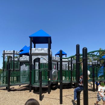 Nicholls Park - Multi layered castle jungle gym - Parks Near Me - Fruit Heights, Utah Nicholls Park - Multi layered castle jungle gym - Parks Near Me - Fruit Heights, Utah