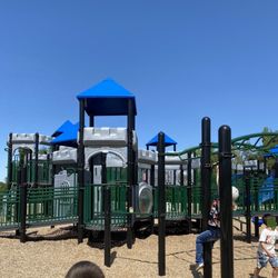 Nicholls Park - Multi layered castle jungle gym