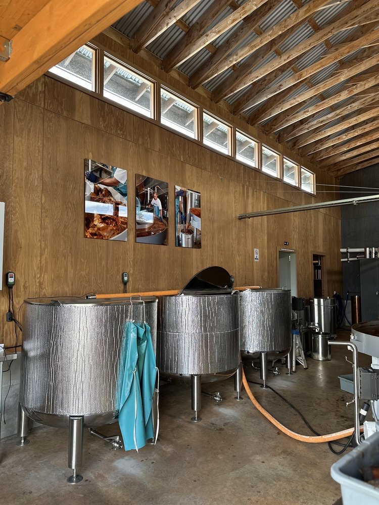 Waikulu Distillery Logo