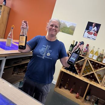 Putney Mountain Winery - Our lovely hostess - Distilleries Near Me - Putney, Vermont Putney Mountain Winery - Our lovely hostess - Distilleries Near Me - Putney, Vermont