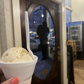 Rockwell Ice Cream - Toffee popcorn flavor - Ice Cream & Frozen Yogurt Near Me - Provo, Utah Rockwell Ice Cream - Toffee popcorn flavor - Ice Cream & Frozen Yogurt Near Me - Provo, Utah