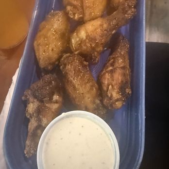 Gilligan's Seafood Restaurant - Beaufort - Honey Bay Chicken Wings with Ranch - Seafood Near Me - Beaufort, South Carolina