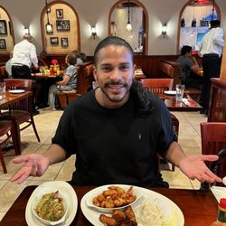 Las Vegas Cuban Cuisine - Milo Chicharrón de Pollo al Ajillo Garlic Chicken Chunks