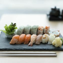 Noodle Noodle - Mix sushi plate