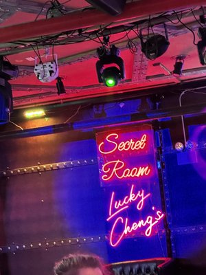 Lucky Cheng's Drag Queen Show Place by null