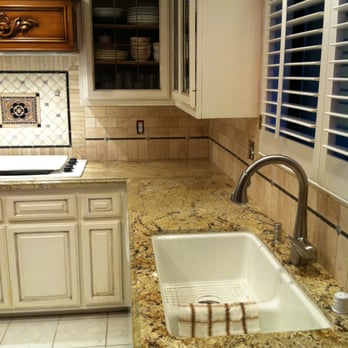 Craftsman Tile - a kitchen with granite countertops - Flooring Near Me - Rancho Cordova, California Craftsman Tile - a kitchen with granite countertops - Flooring Near Me - Rancho Cordova, California