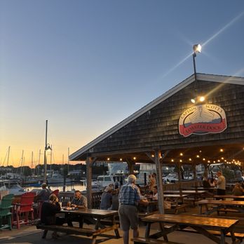 Captain Scott's Lobster Dock - Outside - Seafood Near Me - New London, Connecticut Captain Scott's Lobster Dock - Outside - Seafood Near Me - New London, Connecticut