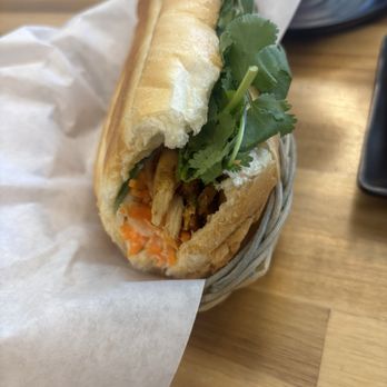 LH Kitchen - Grill Chicken Sandwich (bahn mi) - Vietnamese Near Me - TRACY, California