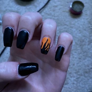 Lee Nail - This is what Dawn the technician at Lee Nails on Kingfisher Drive in Frederick did to her nails. Nothing that she asked for. - Nail Salons Near Me - Frederick, Maryland Lee Nail - This is what Dawn the technician at Lee Nails on Kingfisher Drive in Frederick did to her nails. Nothing that she asked for. - Nail Salons Near Me - Frederick, Maryland