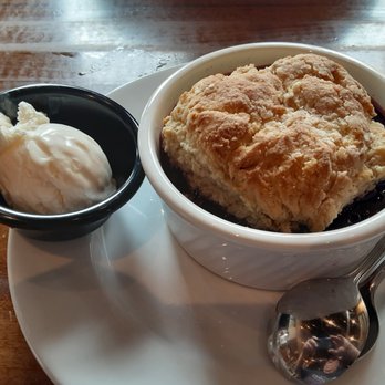 Bar 3 BBQ - Peach cobbler - Barbeque Near Me - Belgrade, Montana Bar 3 BBQ - Peach cobbler - Barbeque Near Me - Belgrade, Montana