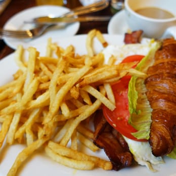 The Smith - BLT+ E (apple smoked bacon, fried egg, lemon aioli, croissant) $14 - New American Near Me - New York, New York The Smith - BLT+ E (apple smoked bacon, fried egg, lemon aioli, croissant) $14 - New American Near Me - New York, New York