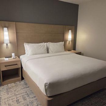 Residence Inn by Marriott - Studio Bedroom with King Sized bed - Hotels Near Me - Melville, New York