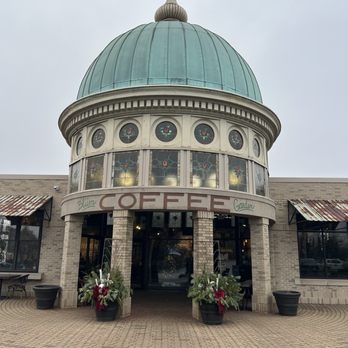 Blüm Coffee Garden - Coffee & Tea Near Me - Greenfield, Wisconsin