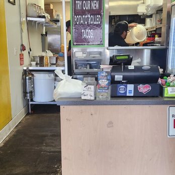 Roberto's Taco Shop - Hillcrest - Order/pick up/kitchen - Mexican Near Me - San Diego, California Roberto's Taco Shop - Hillcrest - Order/pick up/kitchen - Mexican Near Me - San Diego, California