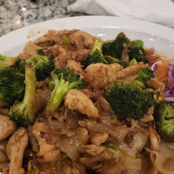 Thai Angel - Chicken Pad Se Ew - Thai Near Me - New Bern, North Carolina Thai Angel - Chicken Pad Se Ew - Thai Near Me - New Bern, North Carolina