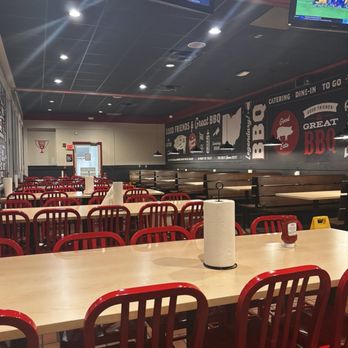 Famous Dave's Bar-B-Que - Barbeque Near Me - Sandusky, Ohio