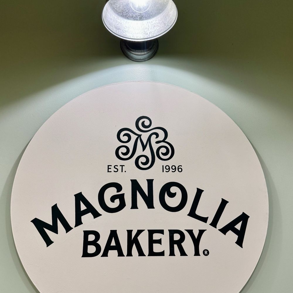 Magnolia Bakery - Bakeries Near Me - Chicago, Illinois