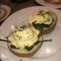Eggs benedict Eggs benedict