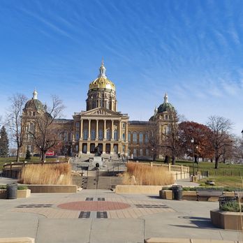Iowa State Capitol - Landmarks & Historical Buildings Near Me - Des Moines, Iowa Iowa State Capitol - Landmarks & Historical Buildings Near Me - Des Moines, Iowa