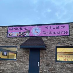 Mely’s Cake & Yahualica Restaurante - Storefront!