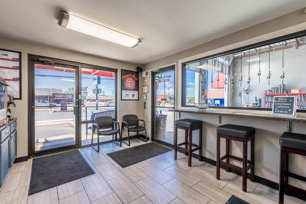 SUPERFAST LUBE & OIL Updated August 2024 19 Photos 1301 E Main St