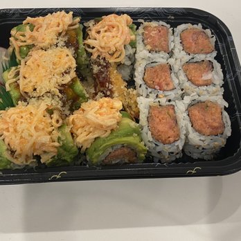 Kumo Sushi - Dancing Dragon Roll Spicy Tuna Roll - Japanese Near Me - Flushing, New York