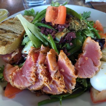 Urban Plates - 02-12-22 Wild Ahi Salad ($11) - New American Near Me - La Jolla, California