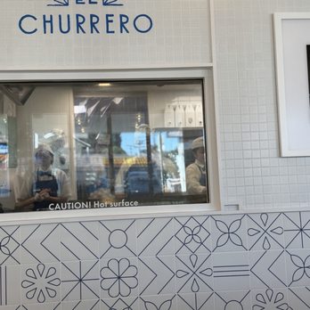 El Moro - Watch them create the magic - Desserts Near Me - Los Angeles, California