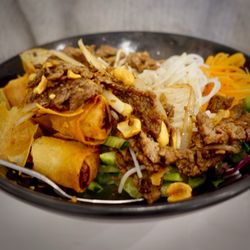 Nha Trang Vietnamese Cuisine - Filet mignon noodles with eggroll