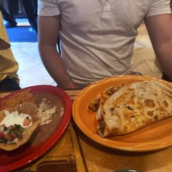 Los Agaves Mexican Grill