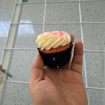Hapa Cakes & Bakery - Strawberry - Cupcakes Near Me - Fullerton, California Hapa Cakes & Bakery - Strawberry - Cupcakes Near Me - Fullerton, California