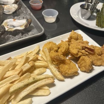 Pier House - Fried shrimp (gluten free), asparagus with homemade bourbon honey sauce - Seafood Near Me - Spanish Fort, Alabama Pier House - Fried shrimp (gluten free), asparagus with homemade bourbon honey sauce - Seafood Near Me - Spanish Fort, Alabama