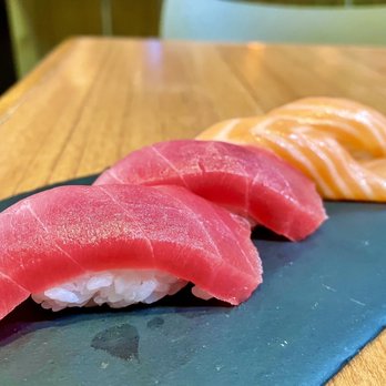 Kata Robata - Tuna and salmon nigiris: 5/5 - Sushi Bars Near Me - Houston, Texas