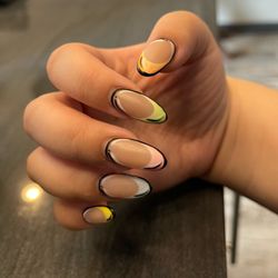 ESSENTIAL NAIL BAR