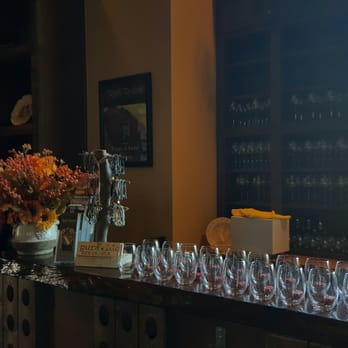 Robert Renzoni Vineyards - Counter - Wineries Near Me - Temecula, California