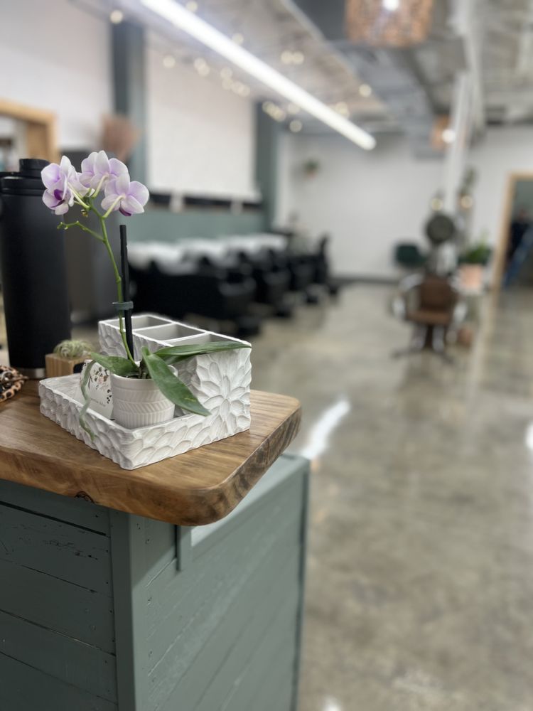 Steel Magnolias Salon Image